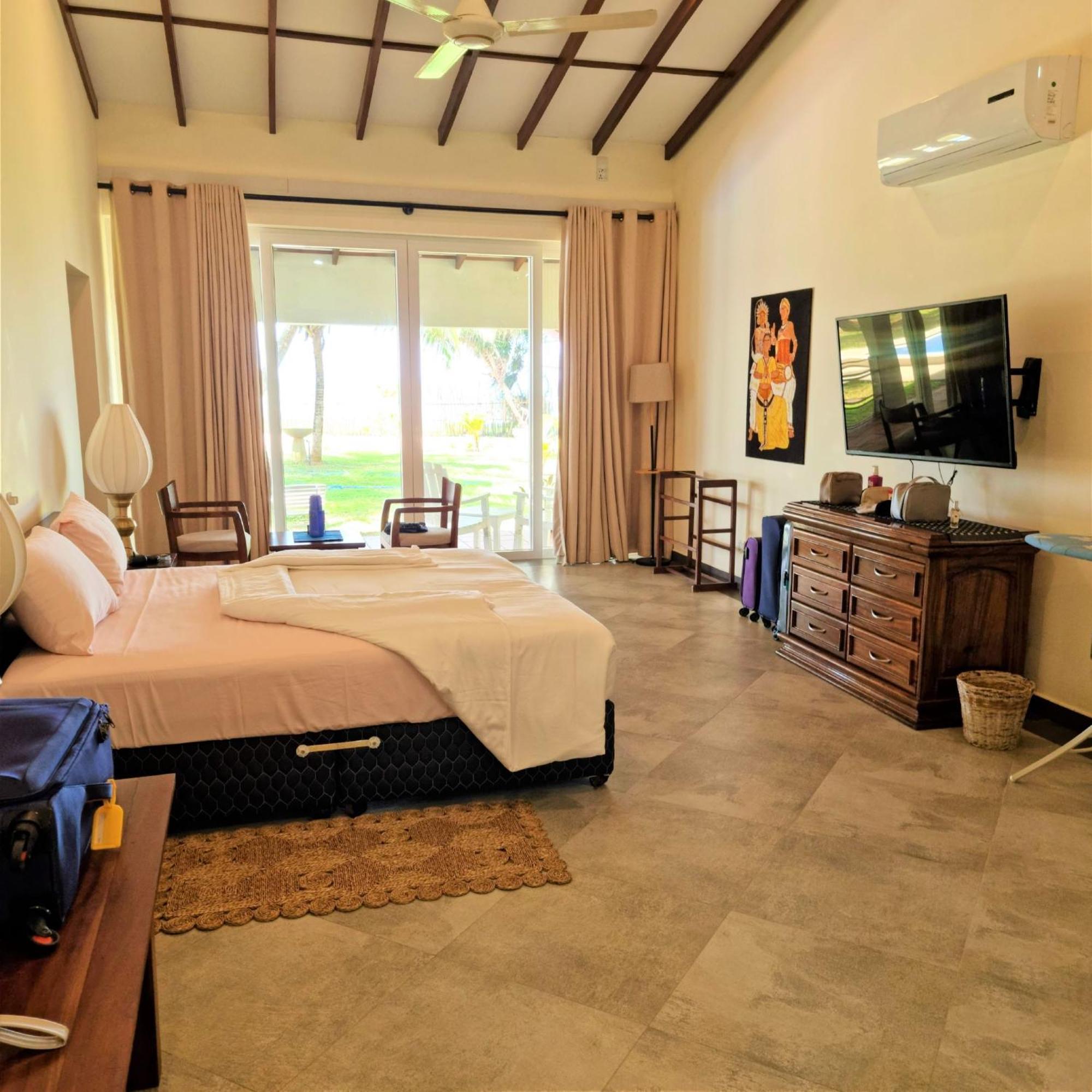 Arhimser Villa-Superb 4 Bedroom Beachfront For 8 In Ranna, Tangalle, Bb, Pool, Free Pick Up For 7 Night Stays Arriving Together, Serviced, Taxes Included Extérieur photo