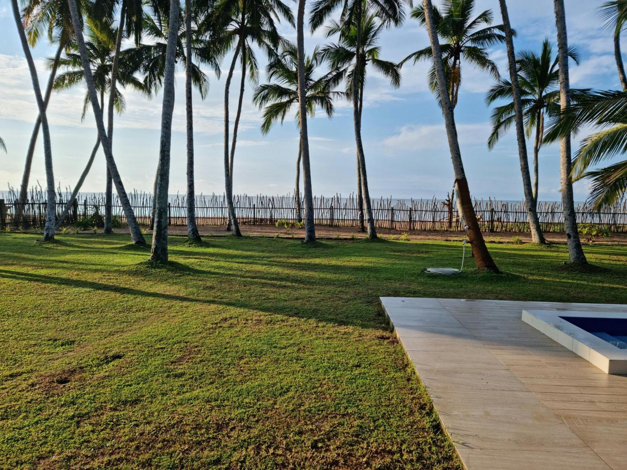 Arhimser Villa-Superb 4 Bedroom Beachfront For 8 In Ranna, Tangalle, Bb, Pool, Free Pick Up For 7 Night Stays Arriving Together, Serviced, Taxes Included Extérieur photo