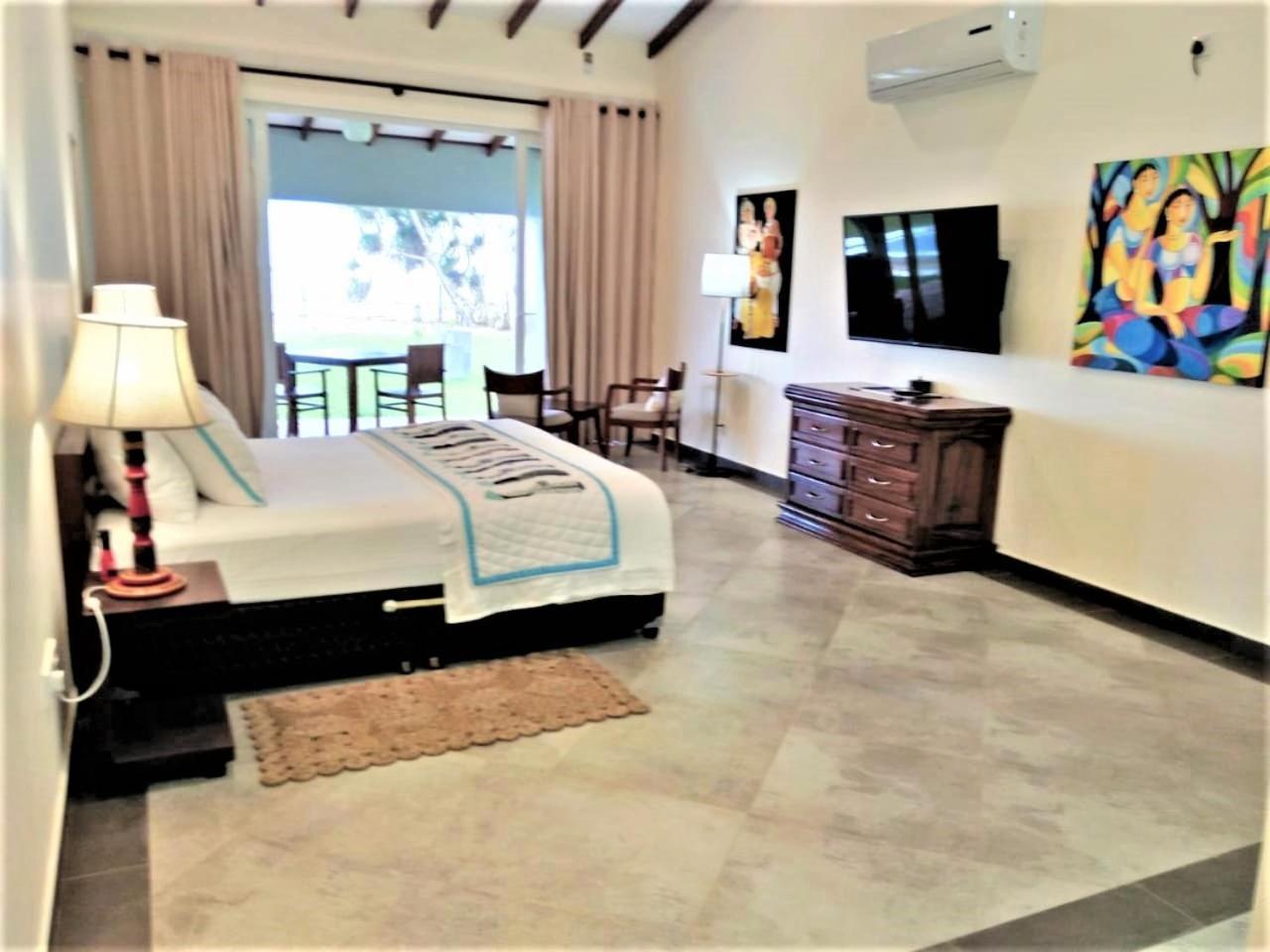 Arhimser Villa-Superb 4 Bedroom Beachfront For 8 In Ranna, Tangalle, Bb, Pool, Free Pick Up For 7 Night Stays Arriving Together, Serviced, Taxes Included Extérieur photo