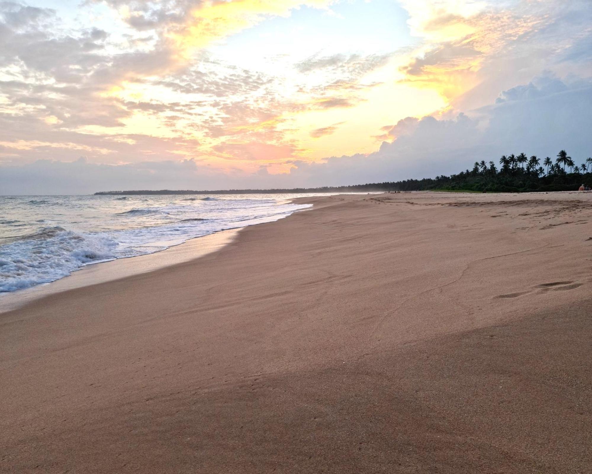 Arhimser Villa-Superb 4 Bedroom Beachfront For 8 In Ranna, Tangalle, Bb, Pool, Free Pick Up For 7 Night Stays Arriving Together, Serviced, Taxes Included Extérieur photo